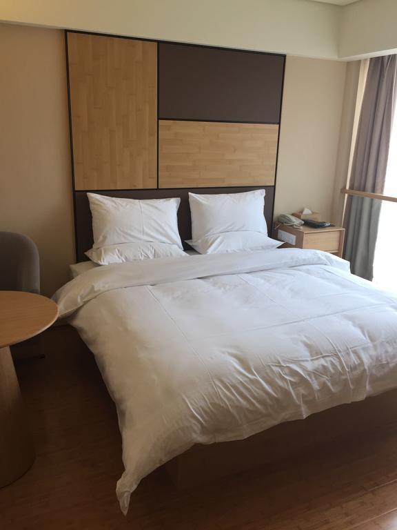 Ji Hotel Jinan Quancheng Square Δωμάτιο φωτογραφία