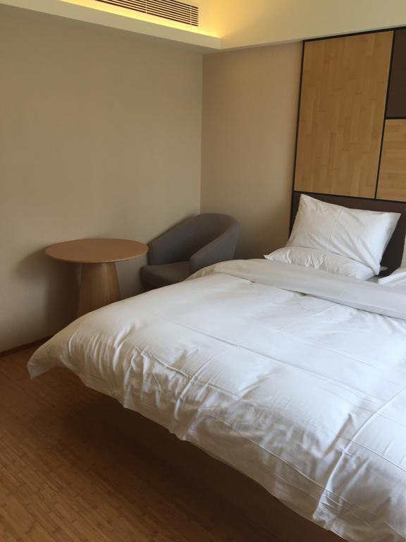 Ji Hotel Jinan Quancheng Square Δωμάτιο φωτογραφία